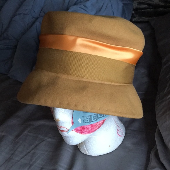 Mustard gold vintage hat - Picture 3 of 6